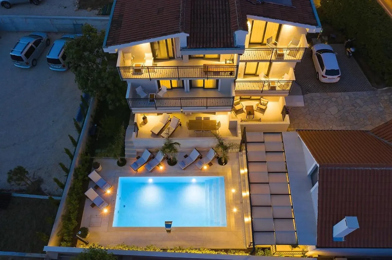 Villa Manda Zadar Luxury Apartments 4*,