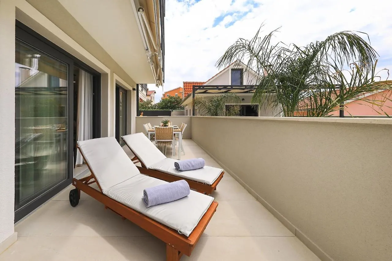 Villa Manda Zadar Luxury Apartments 4*,  Hırvatistan