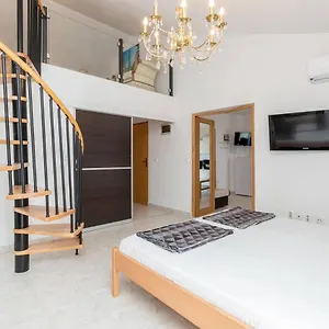 & Hegic Apartment