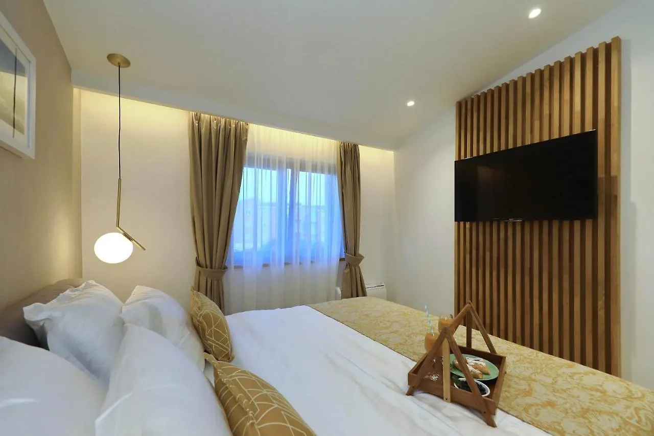 Villa Manda Zadar Luxury Apartments 4*,